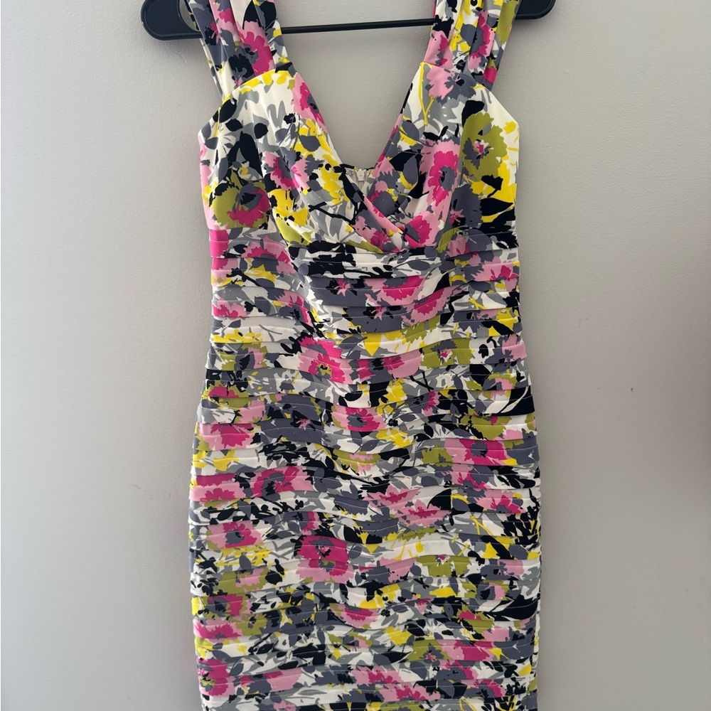 London Times Multicolor Floral Cocktail Wedding Guest 8P Petite Bodycon Dress